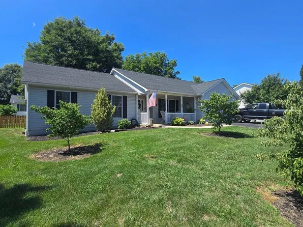 84 Oriole Ln, Falling Waters, WV 25419