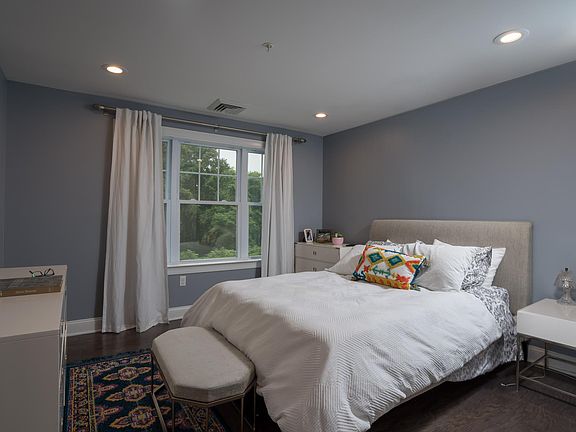4th image of 1001 W Main St Unit 7