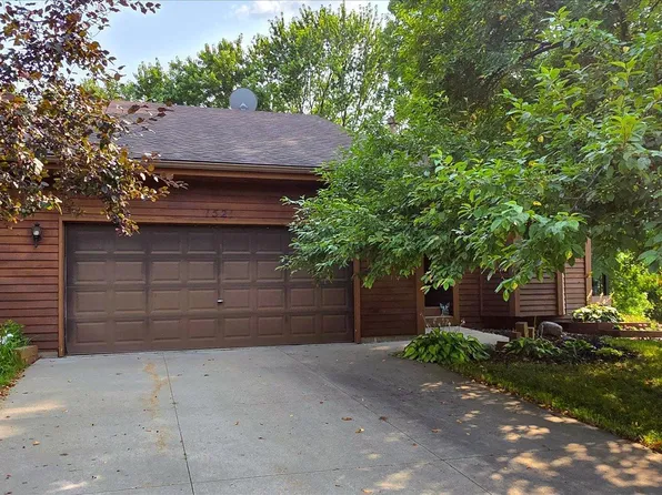 1521 Bruers Ct, Chaska, MN 55318