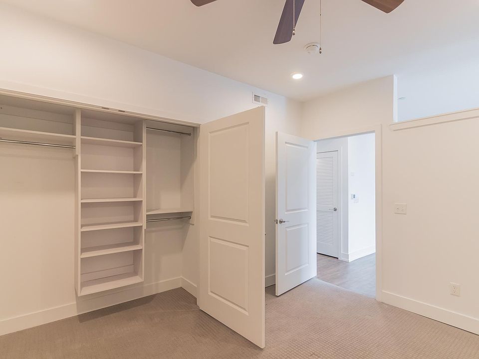 1st image of 1633 Poplar St Unit 406