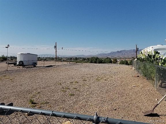 3rd image of 2303 W Riverview Cir
