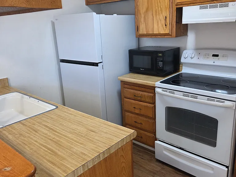 1300 Sycamore Dr #1 — Photo 1