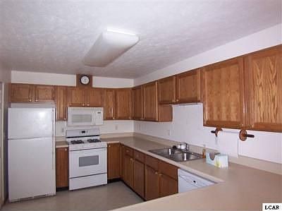 3rd image of 1603 Carriage Dr