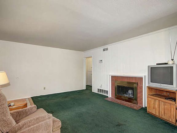 5th image of 7487 Center Pkwy