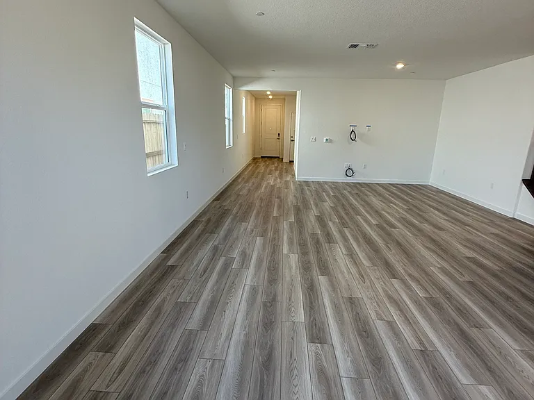 4533 Field View Dr — Photo 9