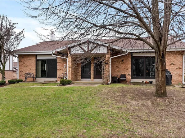 W53N120 McKinley COURT, Cedarburg, WI 53012