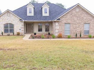 170 Towering Oaks Ln, Longview, TX 75602