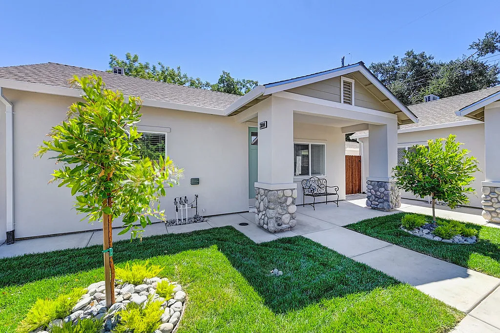 2 bed, $2,195 — Photo 4