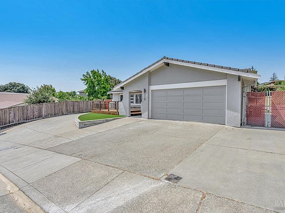 2nd image of 220 Essex Way