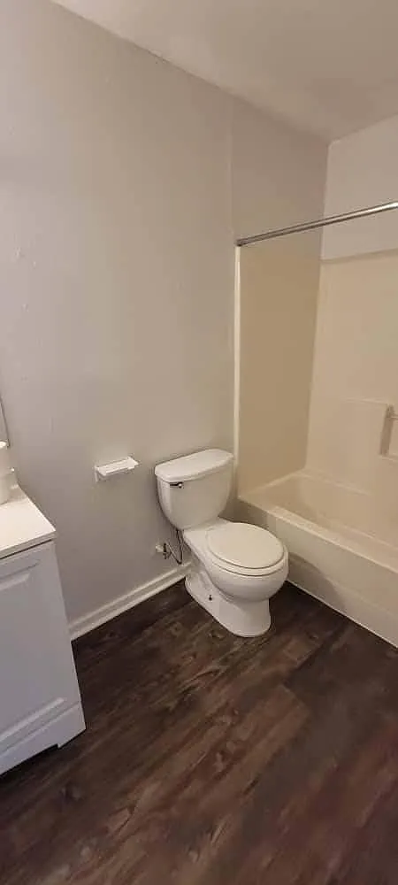 130 Town St - 107 — Photo 2