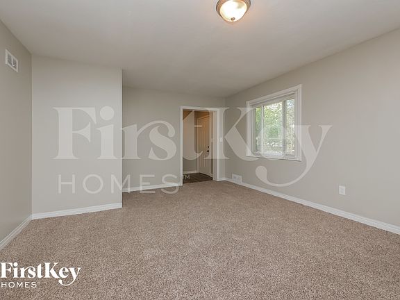 3rd image of 2158 Beecher Cir SW
