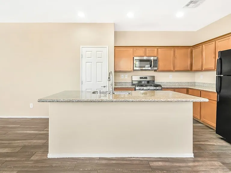 6318 Bijah Spring Ave — Photo 6