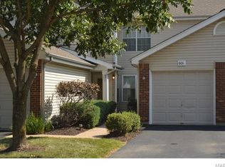 601 Pine Ridge Trails Ct APT C, Ballwin, MO 63021