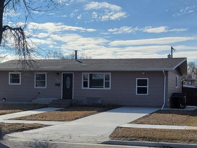 321 16th Ave NE, Jamestown, ND, 58401