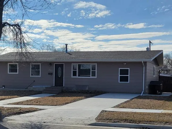 321 16th Ave NE, Jamestown, ND 58401