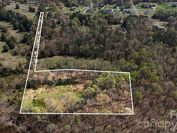 2nd image of 252 Teeter Rd