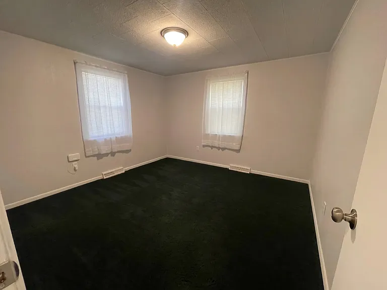 44 Circle Dr — Photo 13