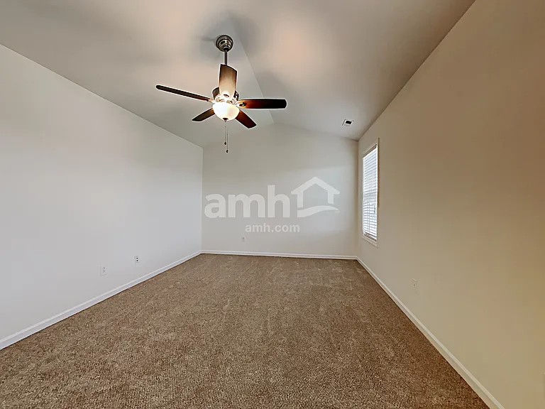 149 Sawhorse Dr — Photo 9