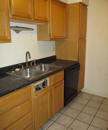5th image of 6103 Knoll Valley Dr APT 103