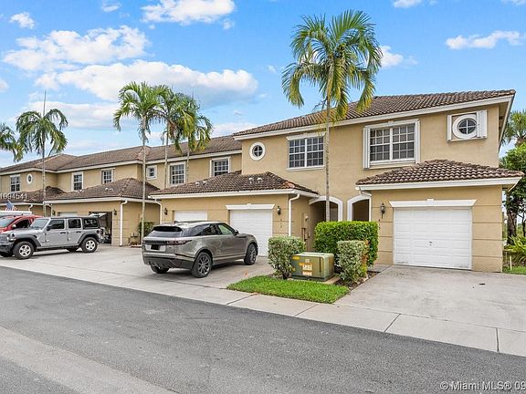3rd image of 411 SW 120th Ave #411