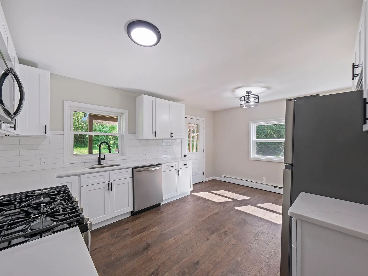 2 bed, 822 sqft, $2,350 — Photo 4
