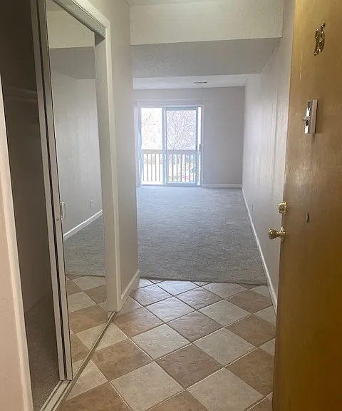 Cottonwood Dr — Photo 1