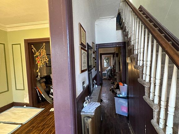 4th image of 224 Ege Ave