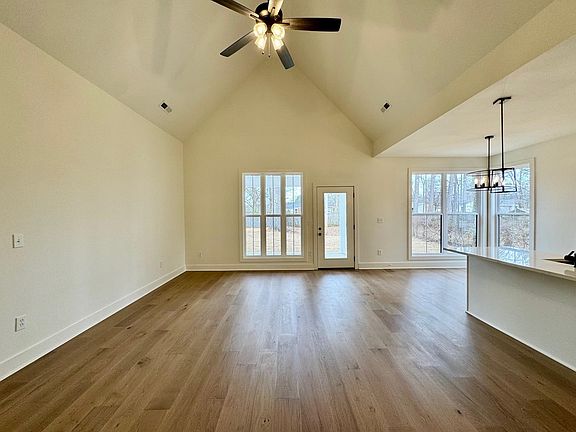 3rd image of 541 Eugenia St