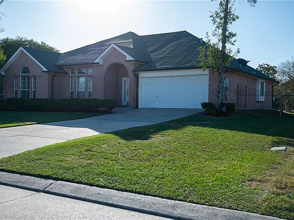2nd image of 1604 Lake Salvador Dr