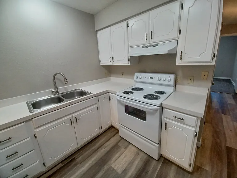 Quail Park Apartments — Photo 10