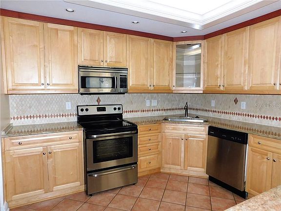 5th image of 616 Fairmont Ave APT B