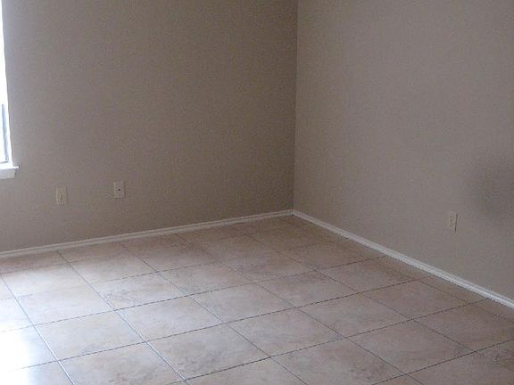 4th image of 609 Luther Dr #49217628