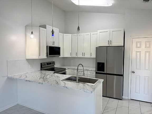 5th image of 5417 Sunset Ave