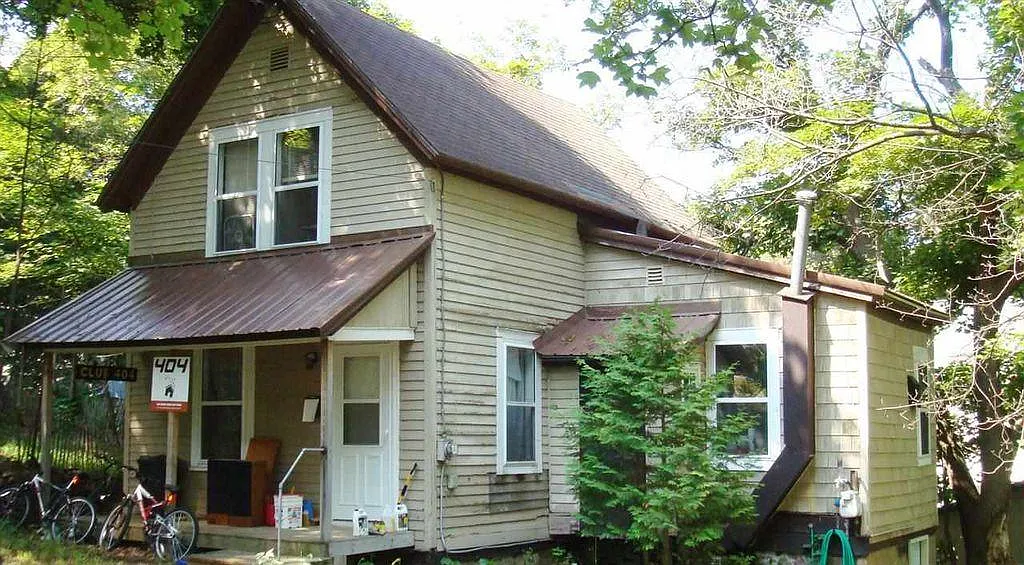 4 bed, 1000 sqft, $800 — Photo 1
