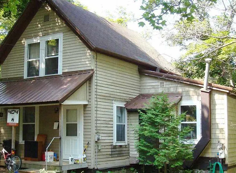 404 Quincy St — Photo 1