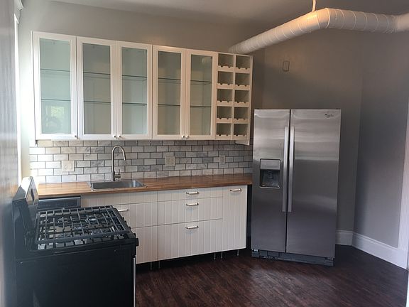 5th image of 2729 Woodburn Ave APT 06