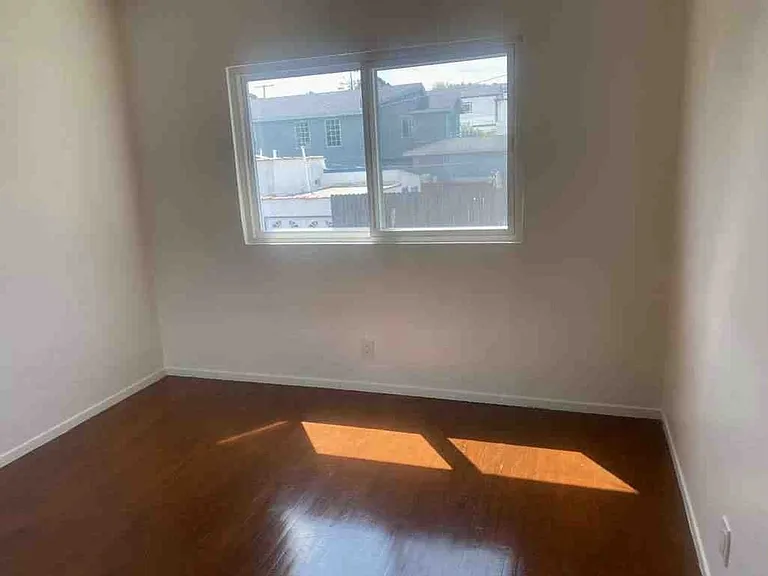 839 Penn St — Photo 6