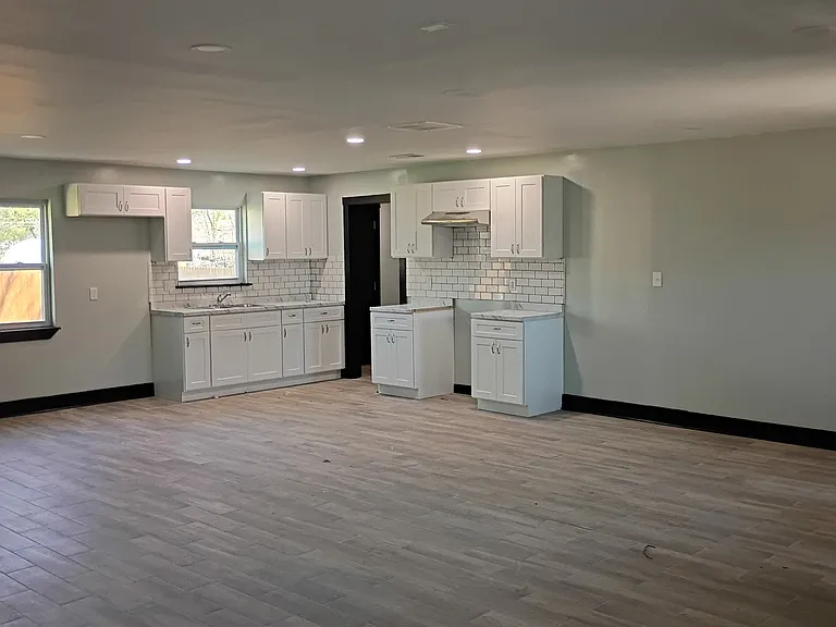 804 Hamilton St — Photo 4