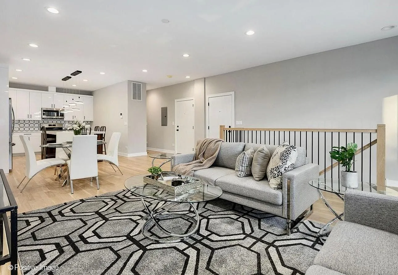 3 bed, 2.5 bath, 2000 sqft, $4,200 — Photo 1