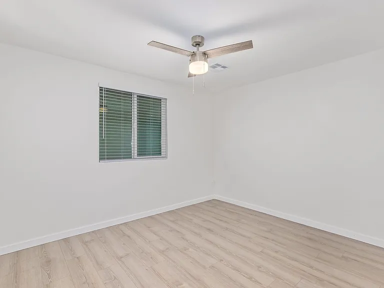 312 E Kinderman Dr #1 — Photo 14