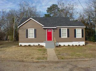 311 3rd St NE, Magee, MS 39111