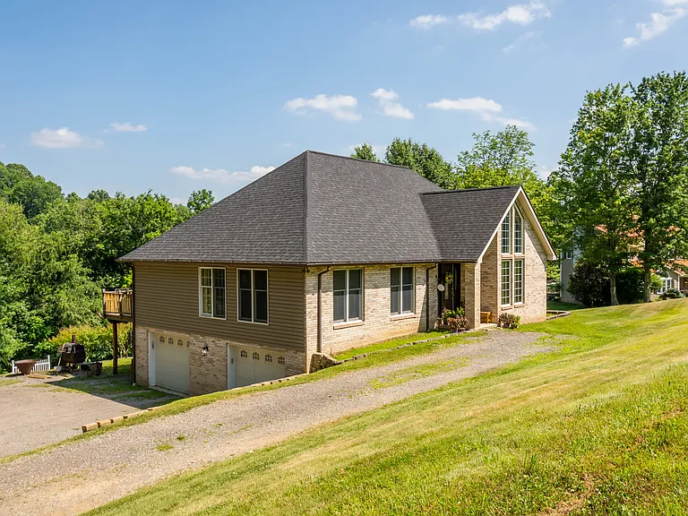 3054 Bedillion Rd — Photo 2