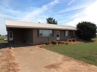 518 Village Rd, Walnut Ridge, AR 72476
