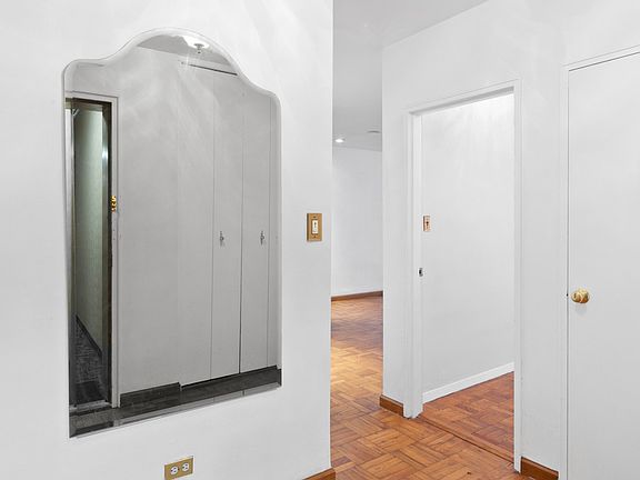 4th image of 665 Thwaites Pl APT 1G