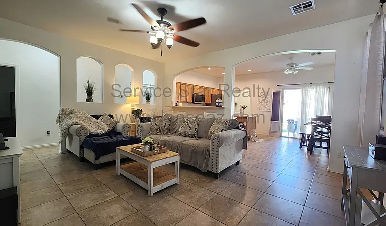 44152 W Cydnee Dr — Photo 2