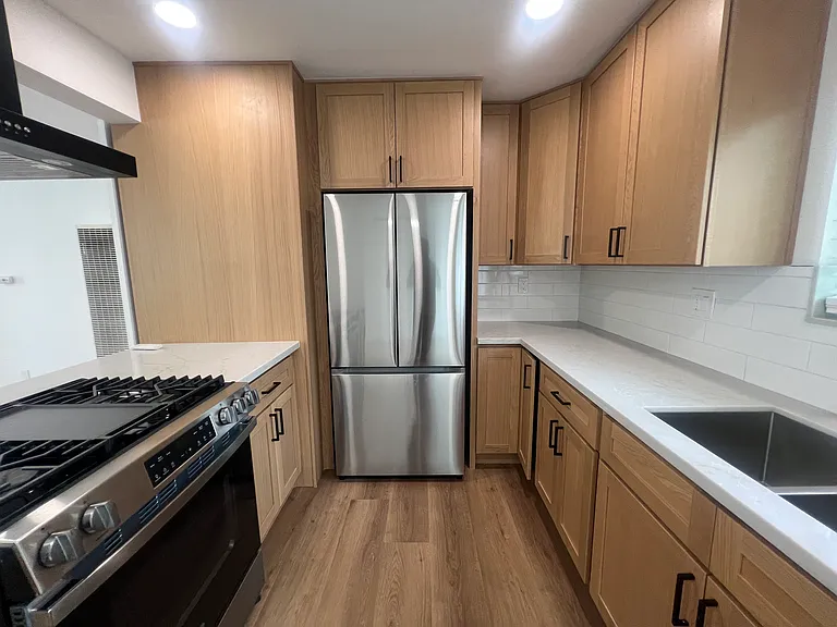 1157 W 204th St — Photo 27