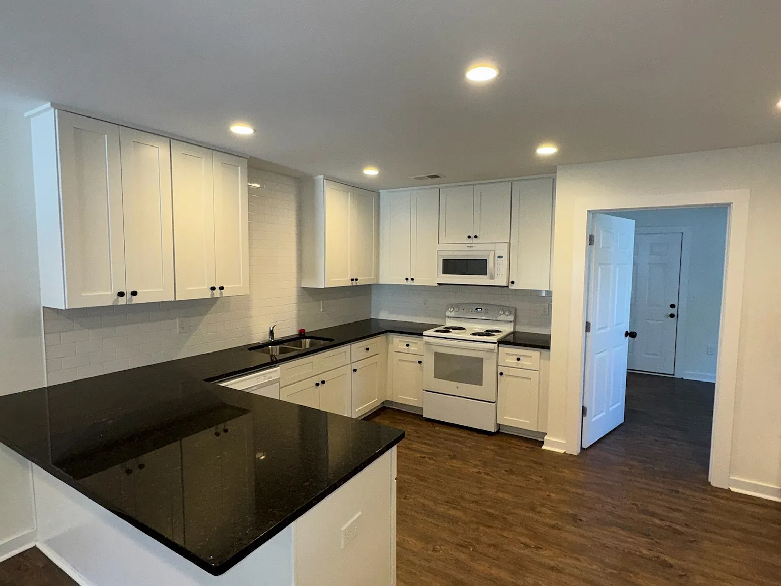 2 bed, 800 sqft, $1,175 — Photo 4