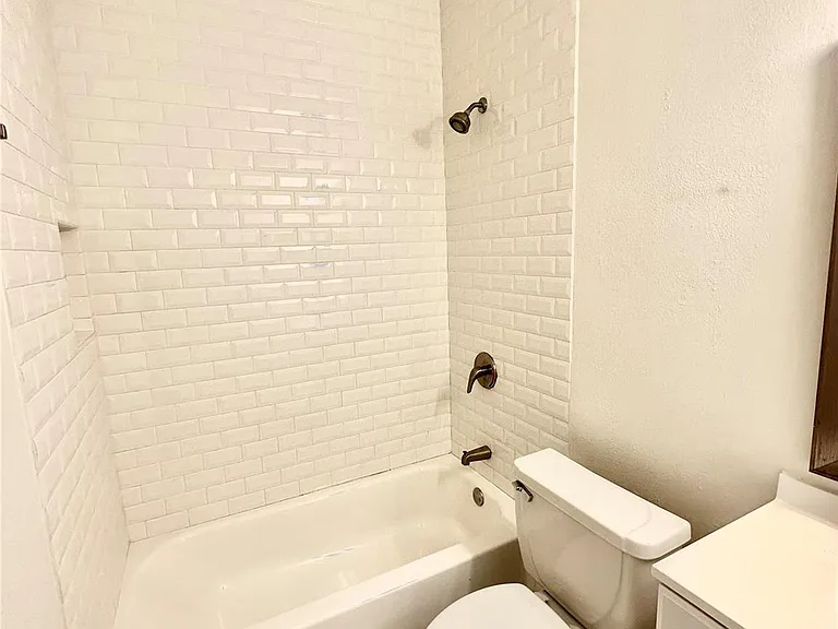 2025 Augusta Dr #203 — Photo 12