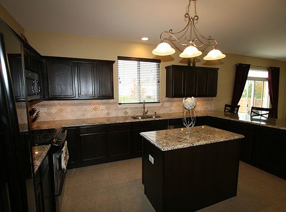 4th image of 15048 Meadow Ln