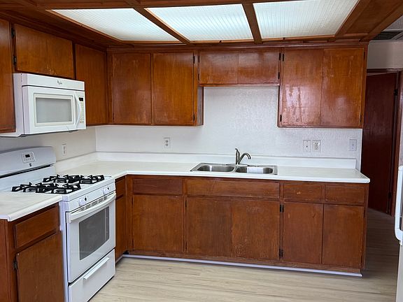 2nd image of 12259 Ohio Ct APT A
